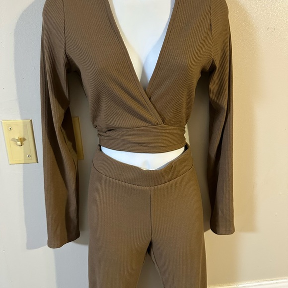 Brown Ribbed Two-Piece Set - Picture 2 of 7
